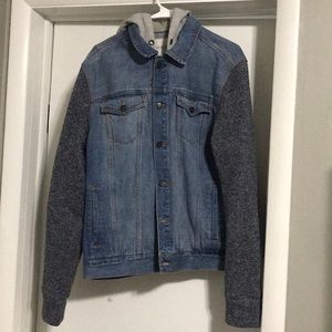 Men’s Aēropostale jean jacket (hooded)